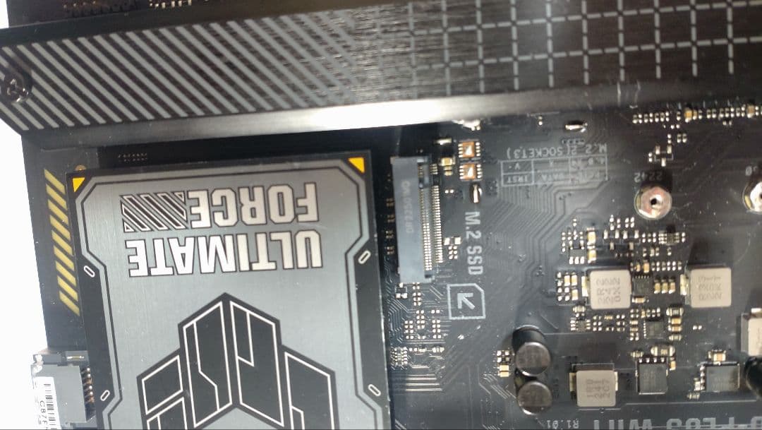 ASUS TUF Gaming Z790-PLUS WIFI マザーボード