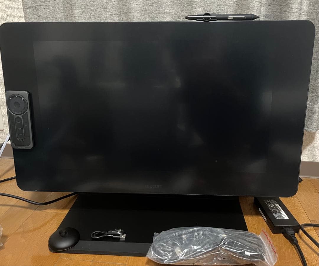 ［美品］Wacom Cintiq Pro 24ペンモデル　公式スタンド&フィルム