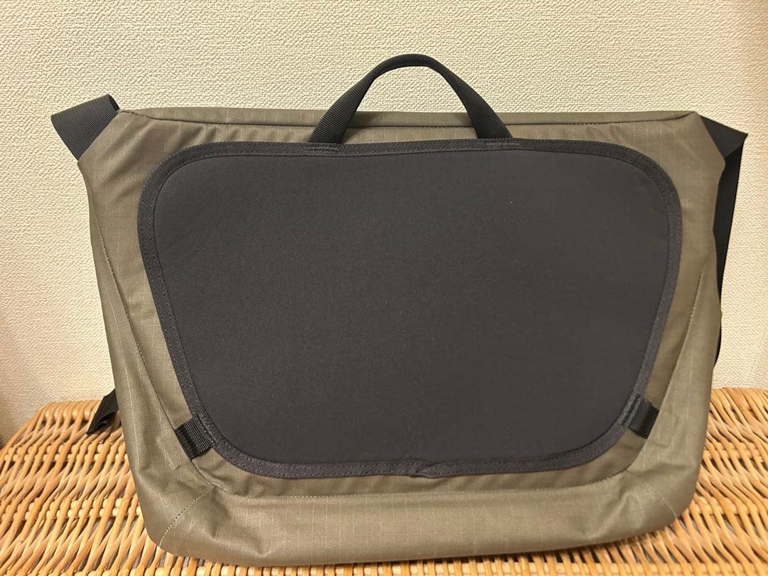 【極美品】ARC’TERYX Granville 10 Courier Bag