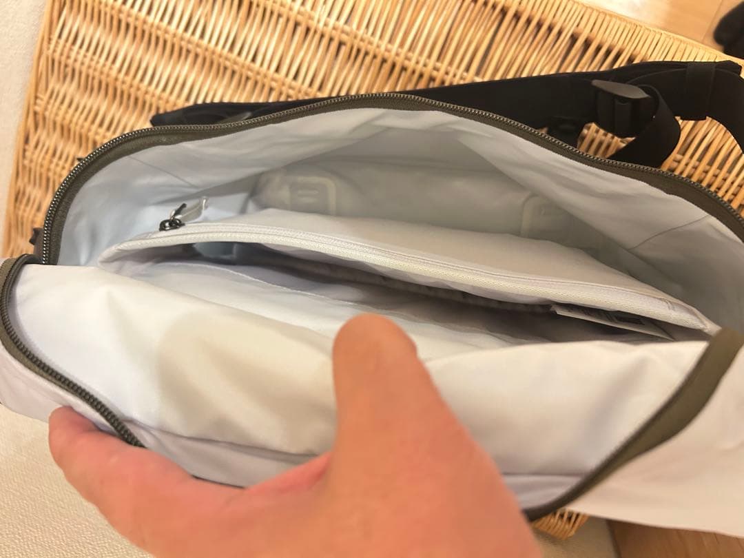 【極美品】ARC’TERYX Granville 10 Courier Bag