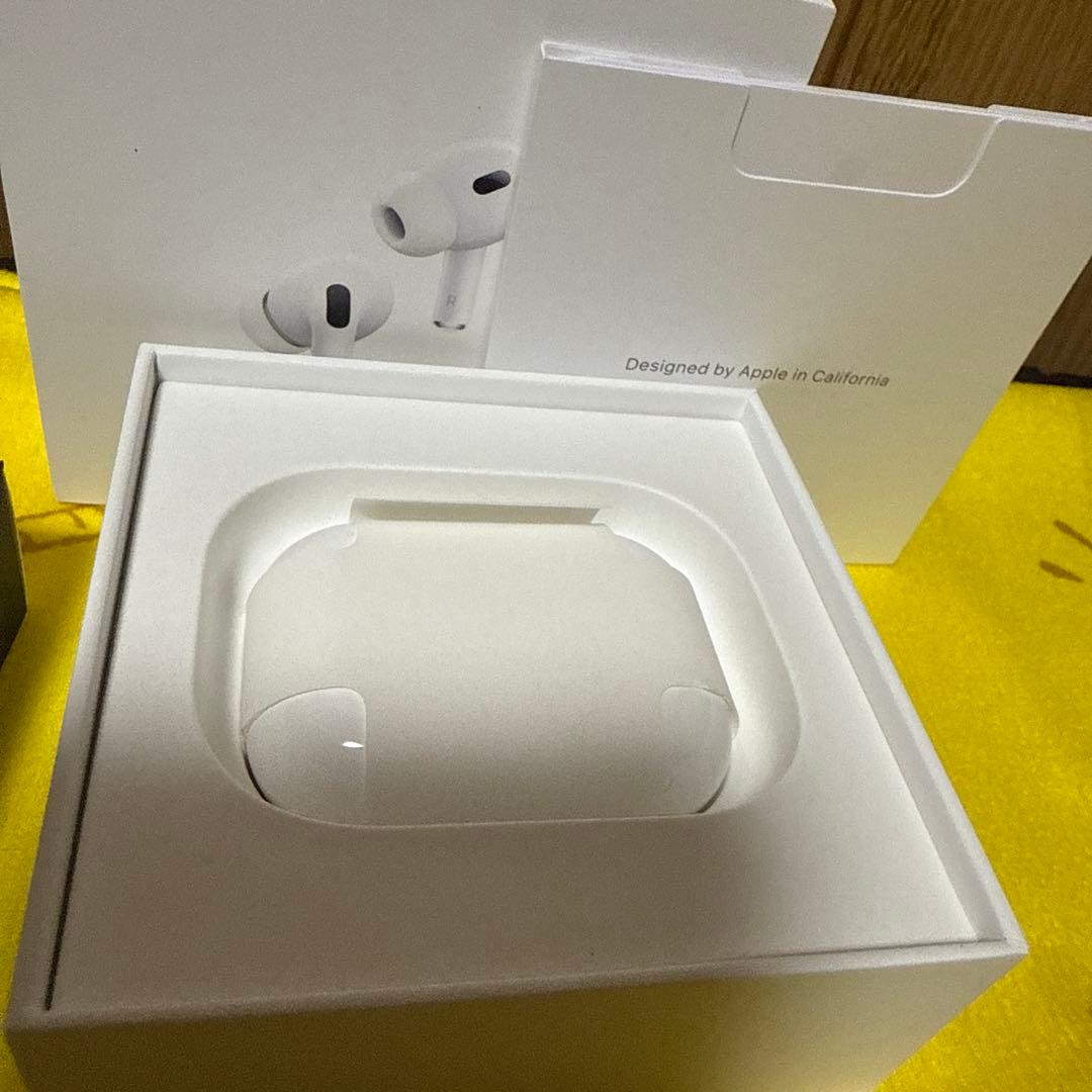 AirPods Pro 第2世代 MagSafeと社外品のケースとインナーピース