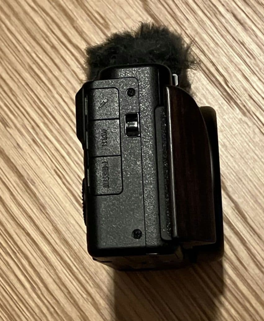 SONY VLOGCAM ZV-1【純正電池3個+グリップ付き】