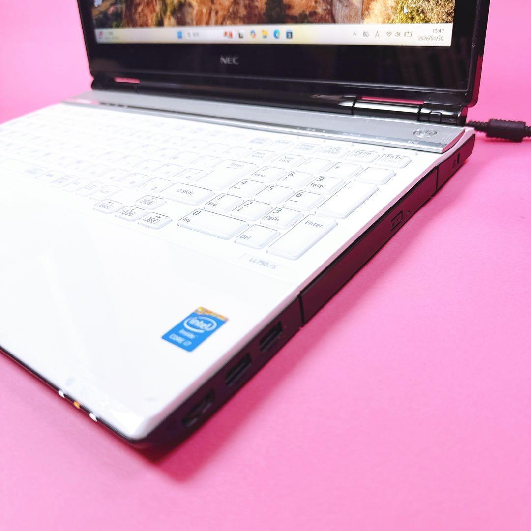 タッチパネル‼️極速i7 windows11 SSD⭐️カメラ付ノートパソコン白