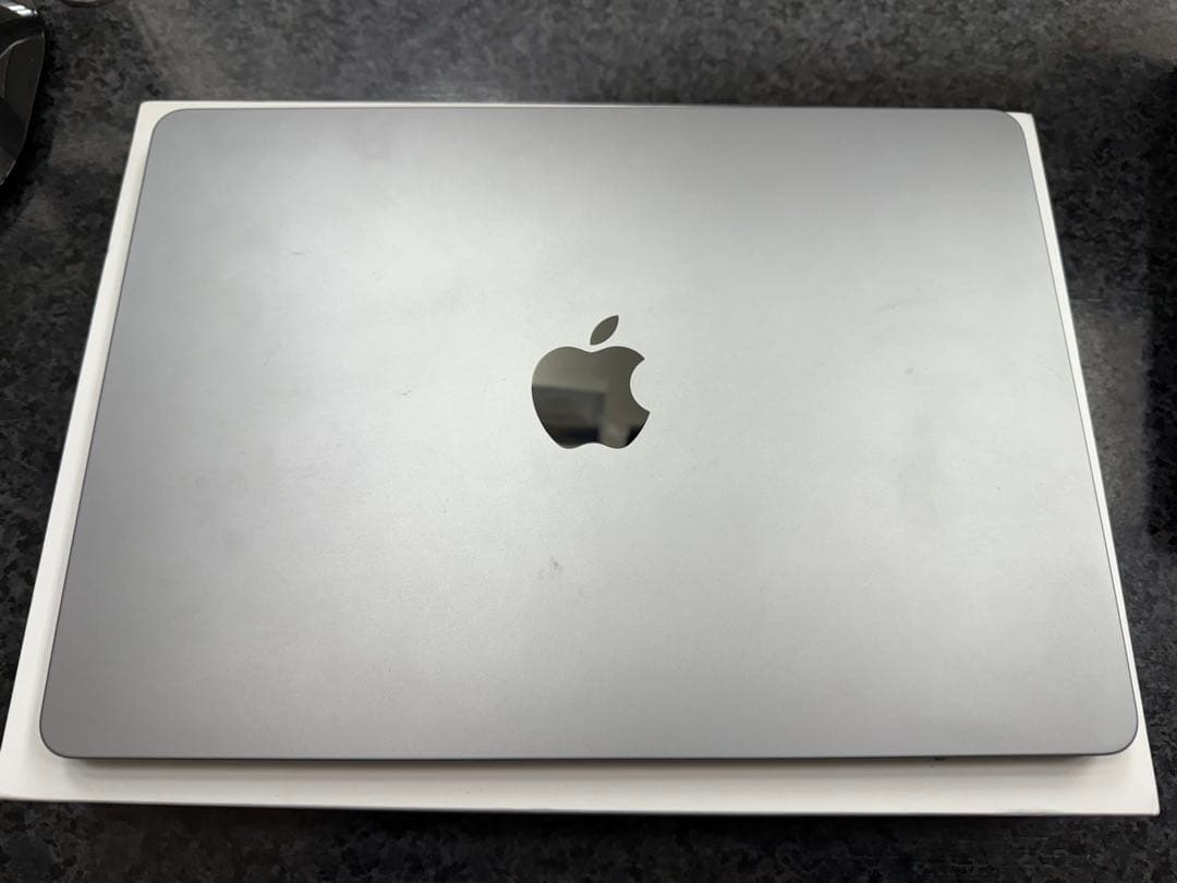 MacBook Air M2 2022 13.6in 512GB bat100％