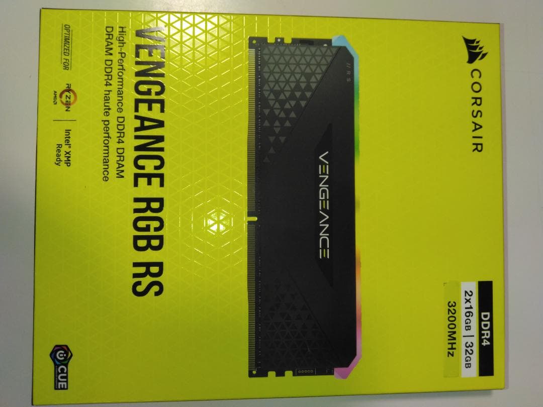 メモリー CORSAIR VENGEANCE RGB RS DDR4 32GB