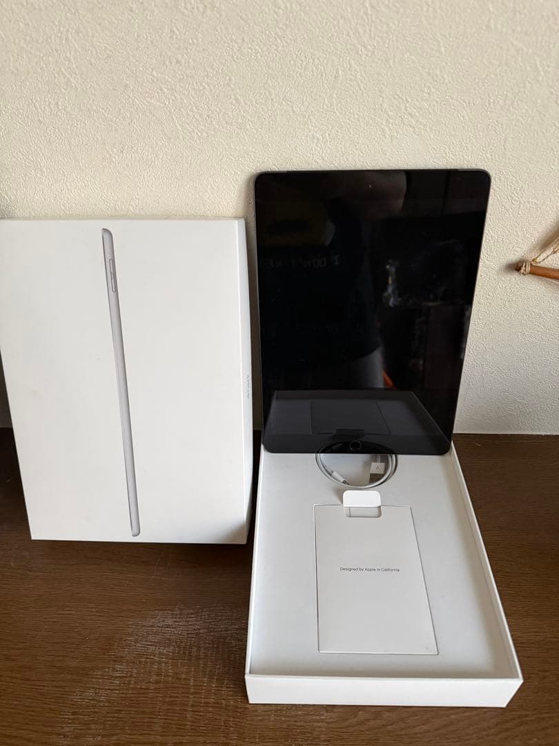 Apple iPad 7世代 32GB セルラーモデル スペースグレー