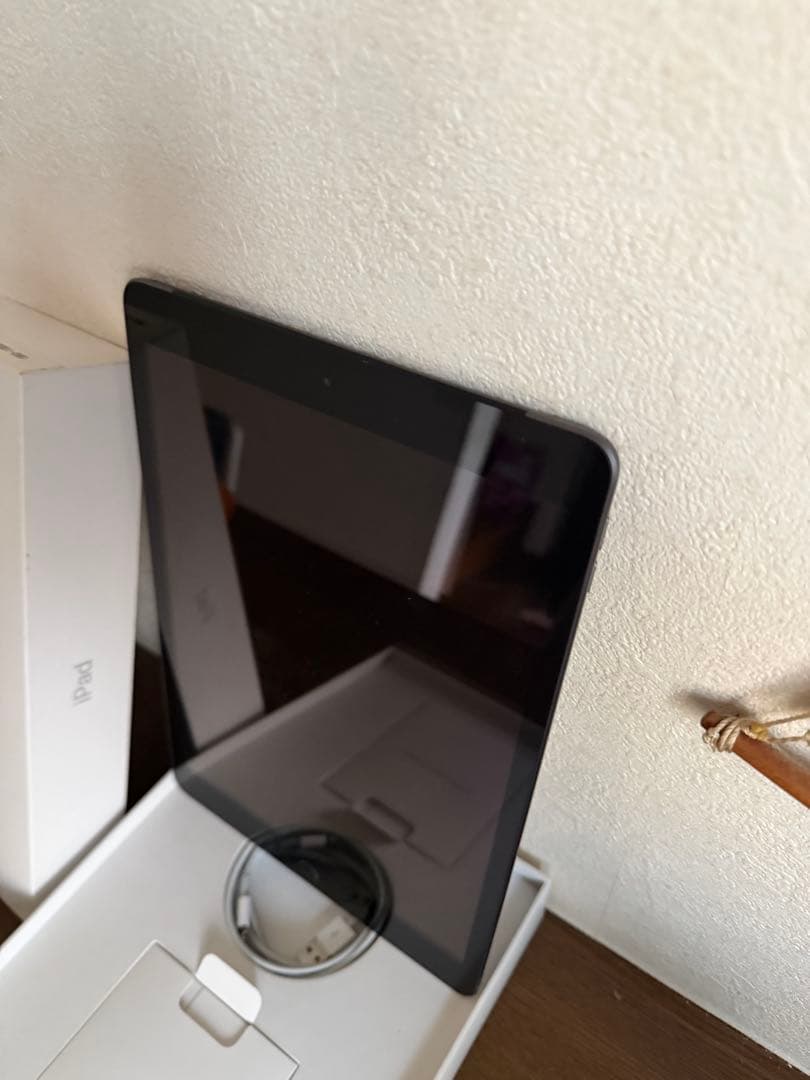 Apple iPad 7世代 32GB セルラーモデル スペースグレー