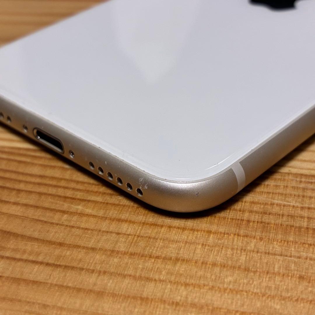 バッテリー新品　iPhoneSE第3世代64GB SIMフリー yy17700d