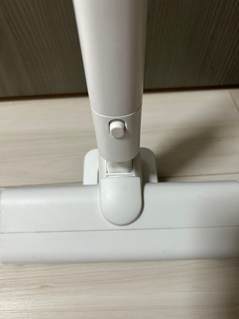 パナソニックサイクロン式コードレススティック掃除機（ホワイト）MC-SB33J