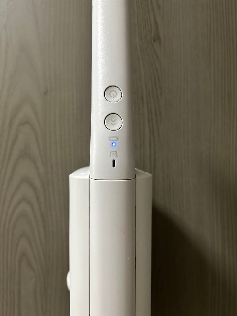 パナソニックサイクロン式コードレススティック掃除機（ホワイト）MC-SB33J