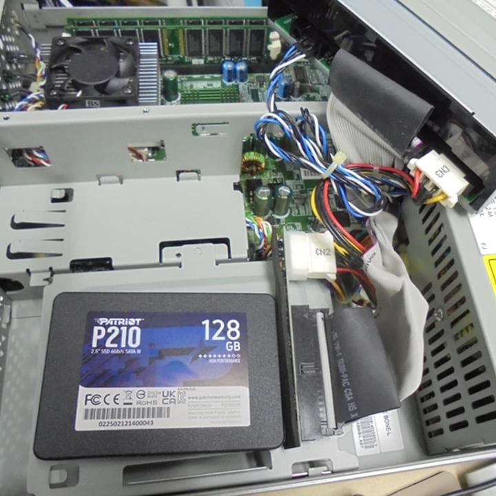 FMV　CE8/85L　旧型PC　WindowsME　SSD128GB搭載　起動