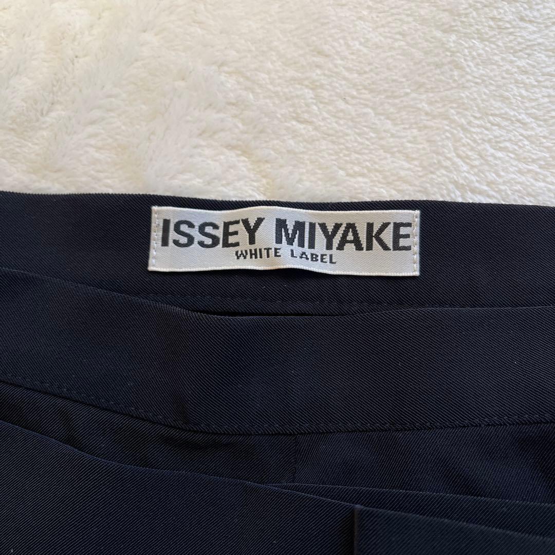 【値下げ】ISSEIMIYAKE イッセイミヤケ　ラップスカートパンツ　L