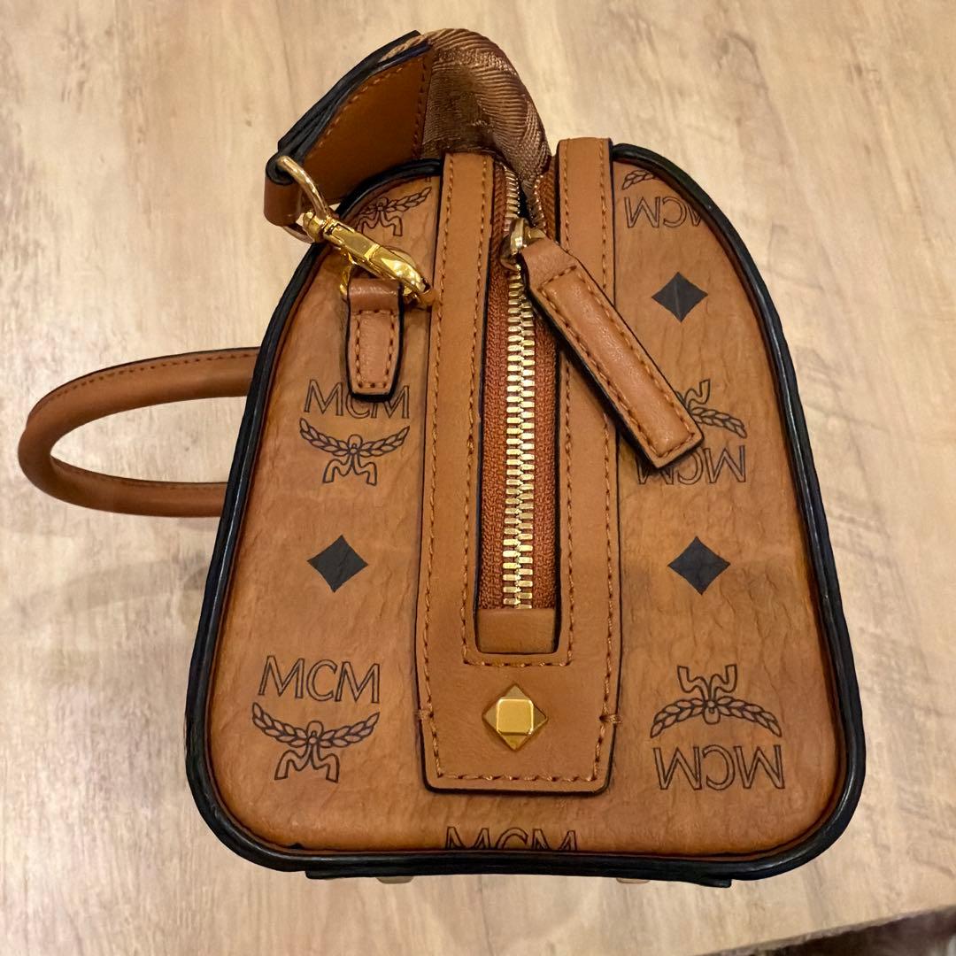 お値下げします。MCM ショルダーバック