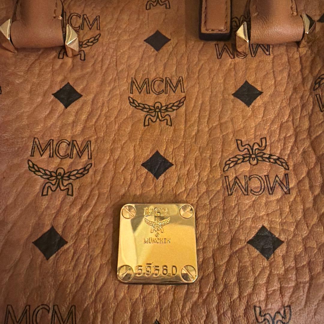 お値下げします。MCM ショルダーバック