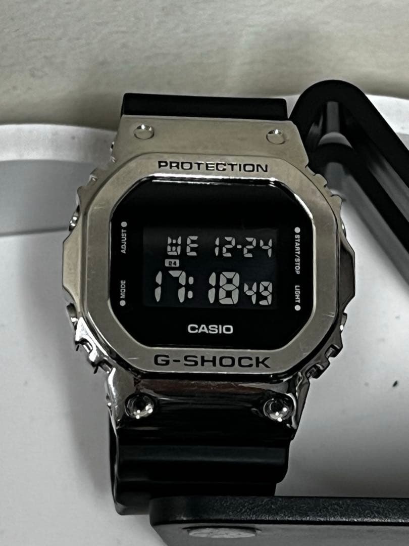 CASIO G-SHOCK GM-5600シルバーメタルベゼル美品