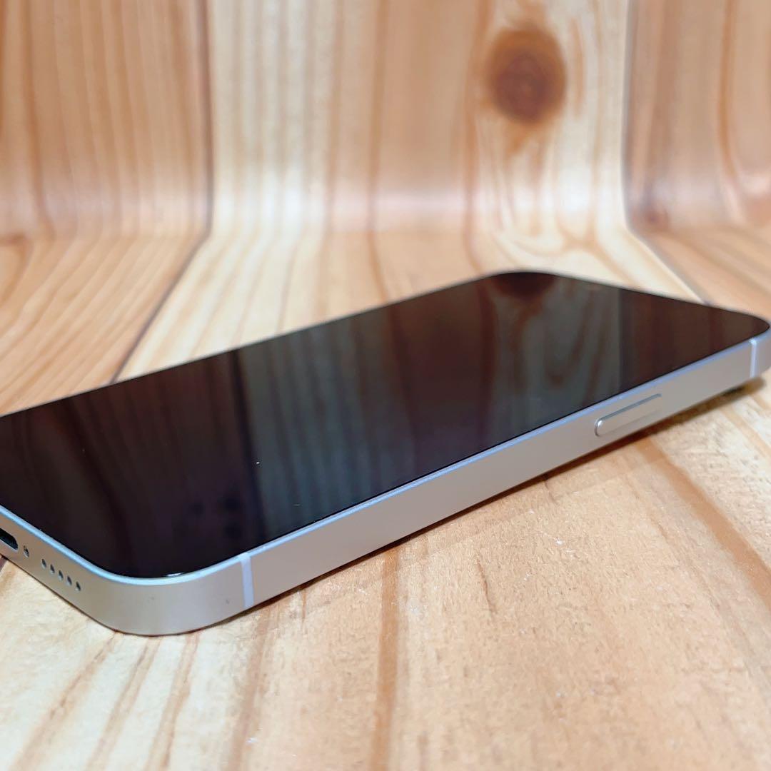 SIMフリー 本体 iPhone 14 256 GB ホワイト 575 電池良好