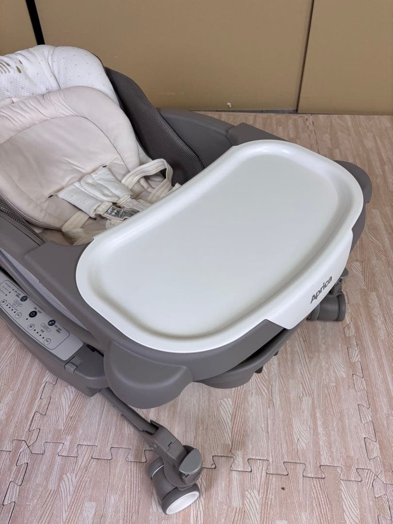 除菌清掃済☆美品☆　アップリカ　ユラリズム　オートスイング　電動式　別売トレイ付