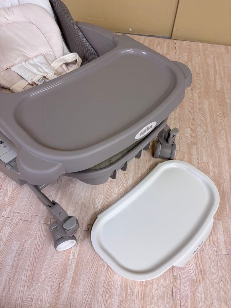 除菌清掃済☆美品☆　アップリカ　ユラリズム　オートスイング　電動式　別売トレイ付