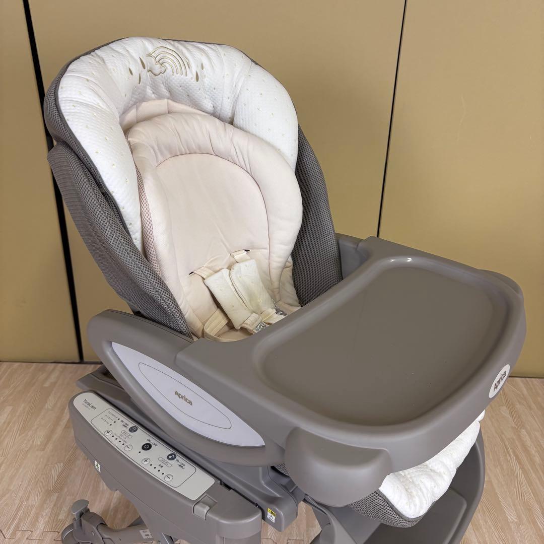 除菌清掃済☆美品☆　アップリカ　ユラリズム　オートスイング　電動式　別売トレイ付