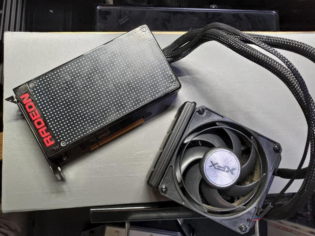 グラフィックボード・グラボ・ビデオカード XFX Radeon R9 Fury X