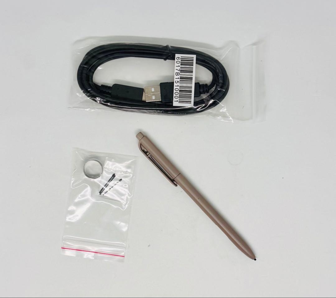 メロン；富士通　クアデルノ　A4 Gen3 カラー　本体のみ