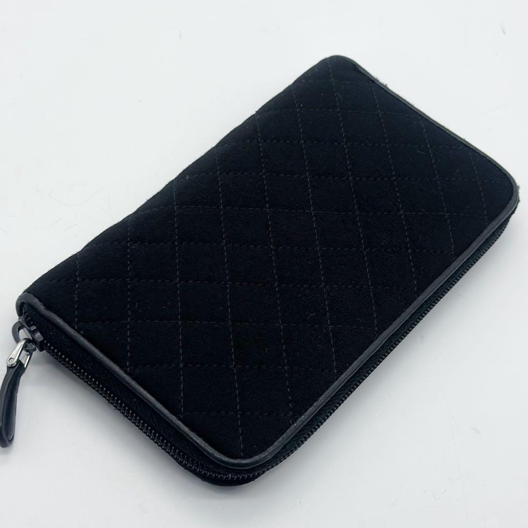 プラダ キンティング ラウンドファスナー 長財布 三角ロゴ