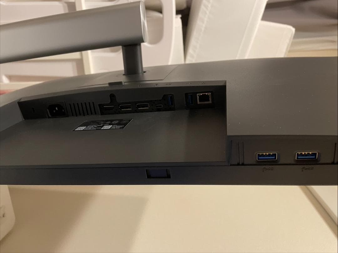 Dell ディスプレイ モニター P3223DE 31.5インチ