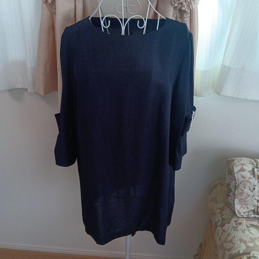 TO BE CHIC44 ネイビー 五分袖チュニックリボンパールボタン