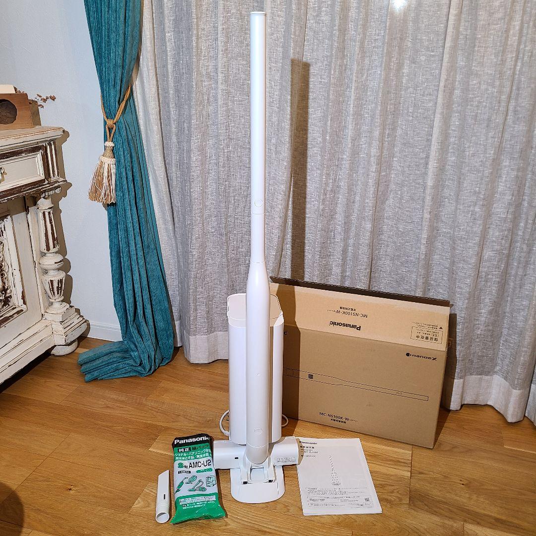 パナソニック　コードレスクリーナー　MC-NS100K-W　24年製　掃除機
