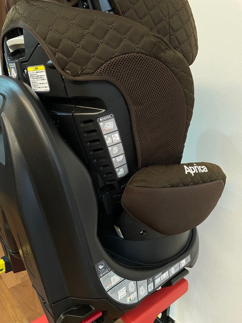 Aprica フラディアグロウ　ISOFIX DX インテリジェンスブラウン