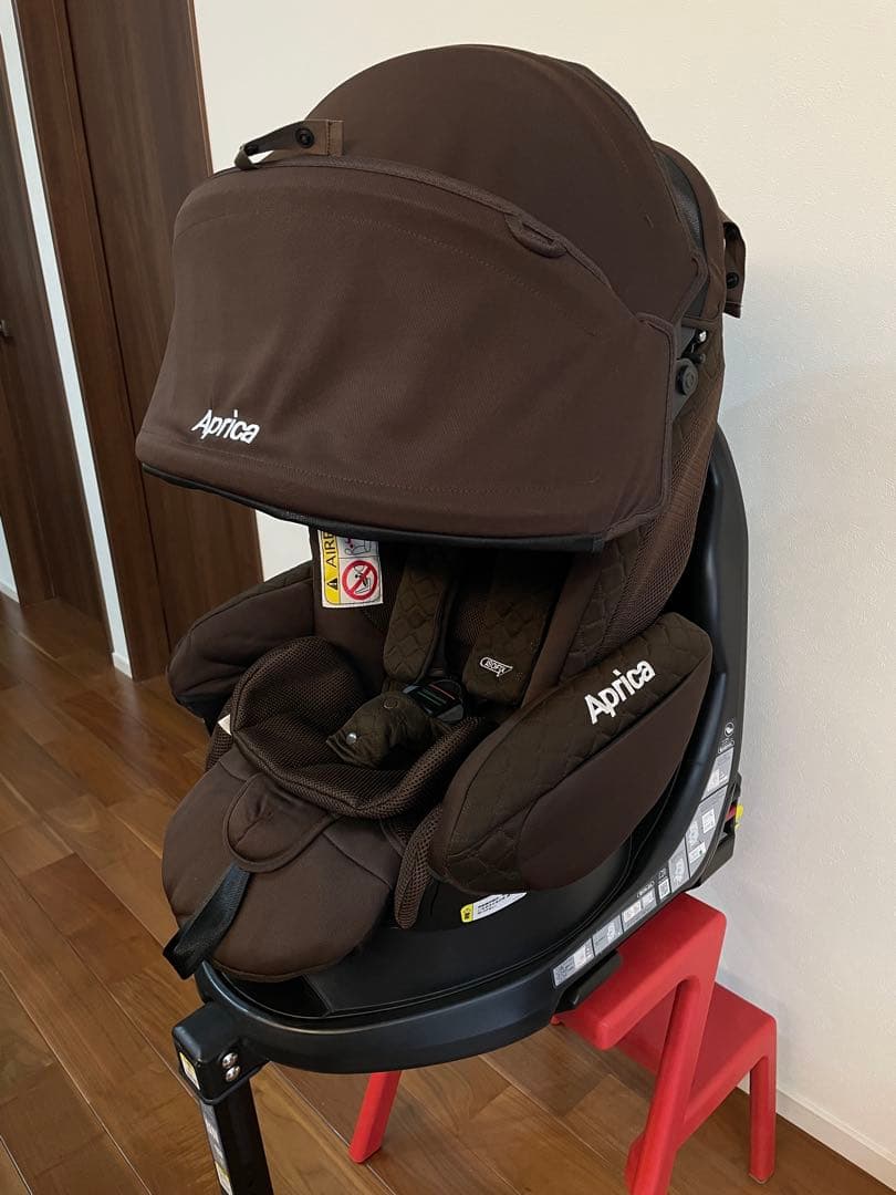 Aprica フラディアグロウ　ISOFIX DX インテリジェンスブラウン
