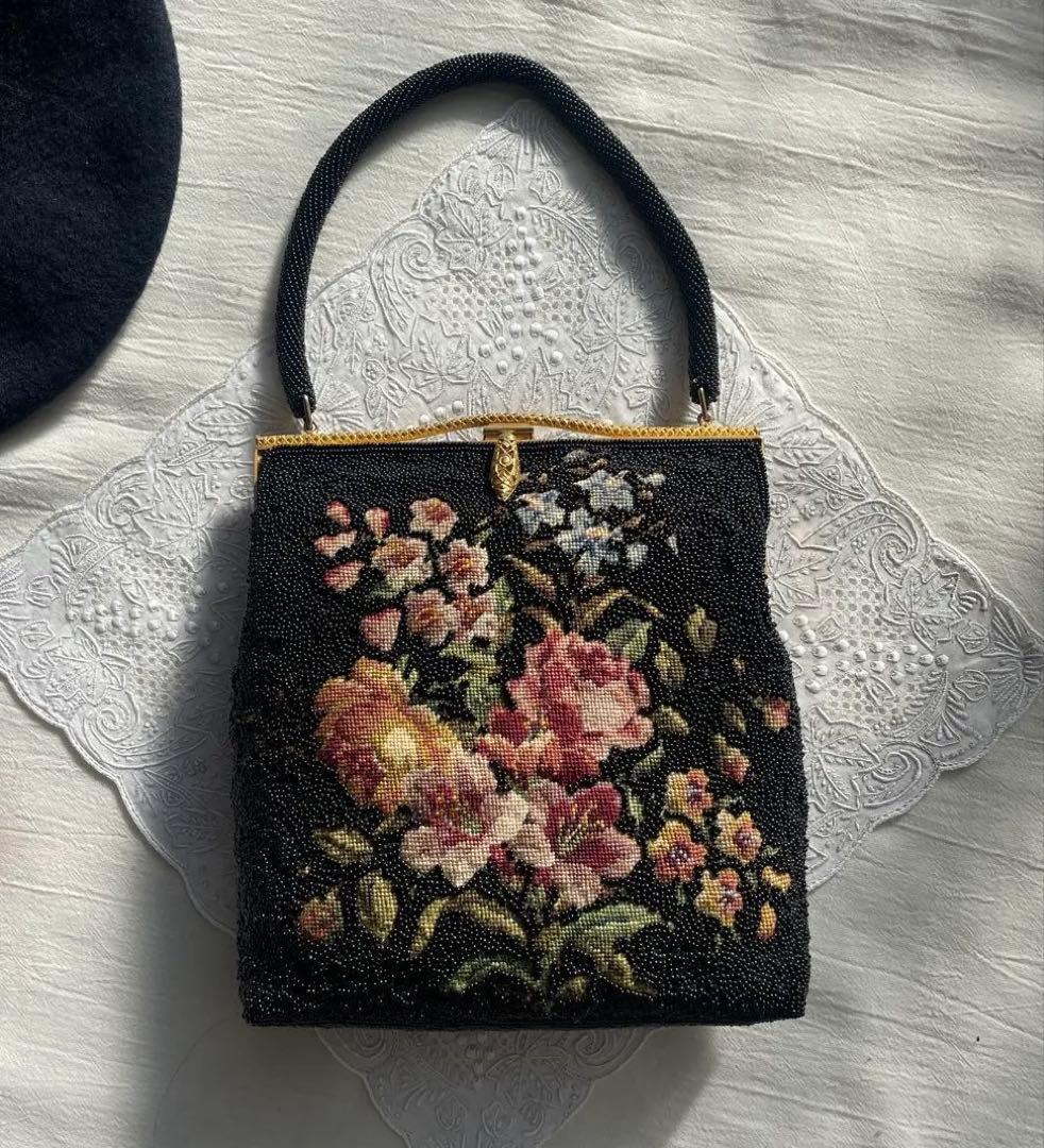 手刺繍　ビーズバッグ　ゴブラン織り 　和装　パーティーバッグ　プチポアン　がま口