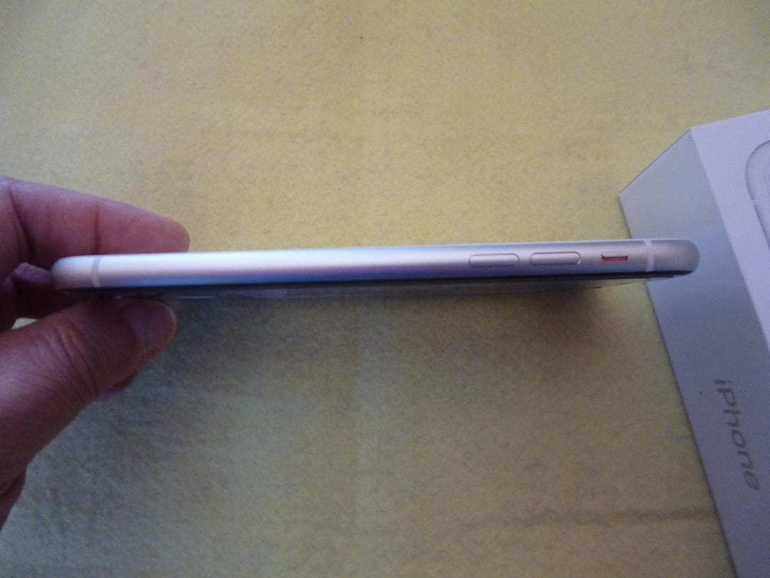 iPhone 11 ホワイト 128GB SIMフリー 美品