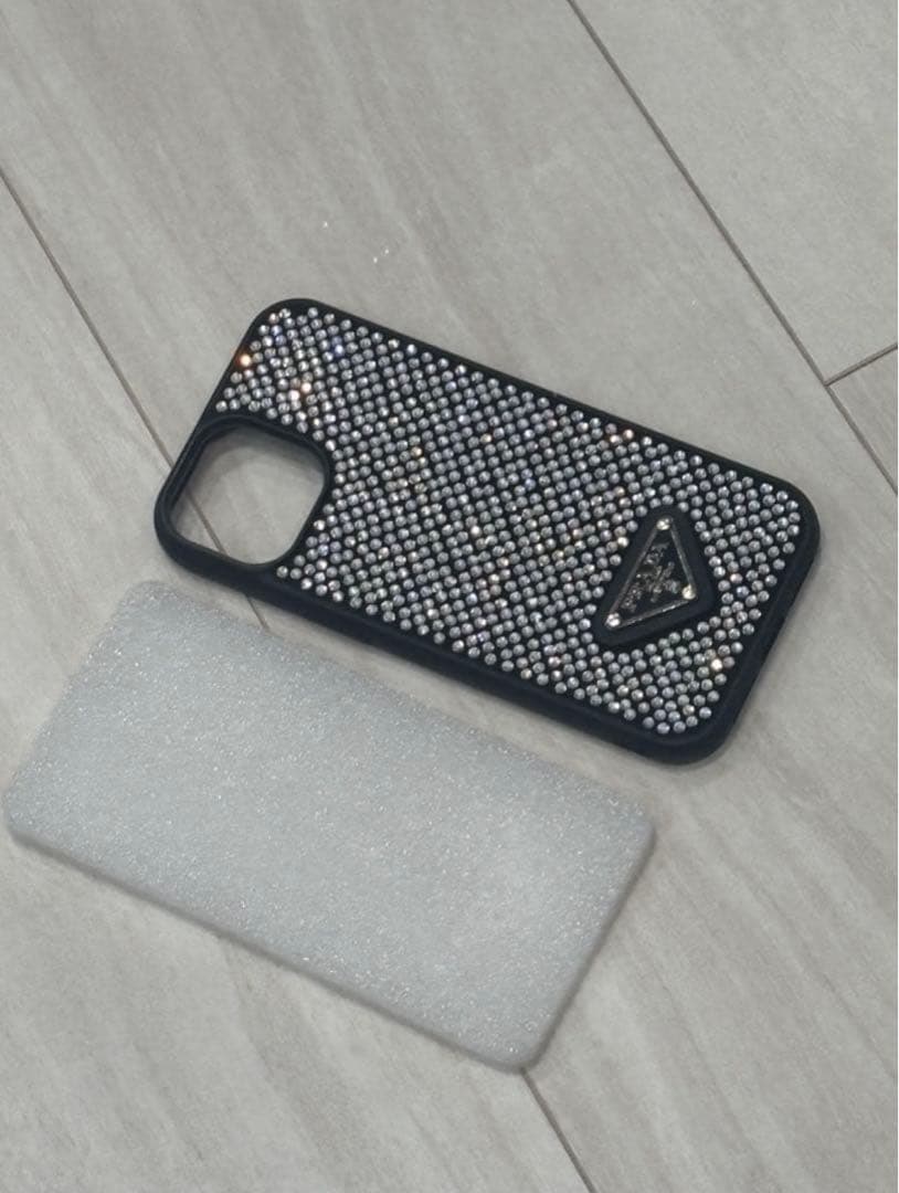 PRADA ストーン装飾 iPhone15ケース