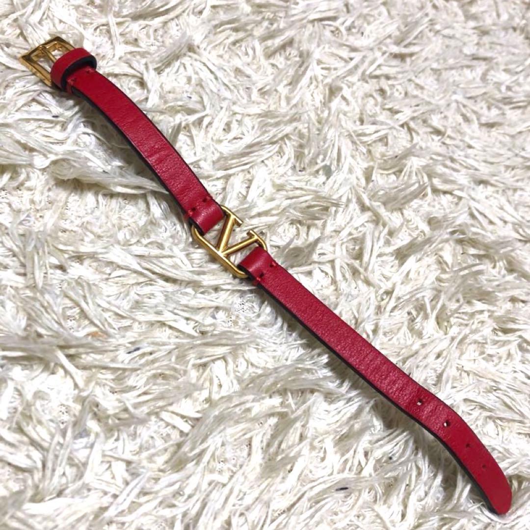 未使用級✨ヴァレンティノ　Vロゴ レザーバングル　ブレスレット レッド