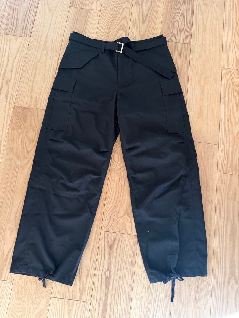 sacai 黒のカーゴパンツ ベルト付き