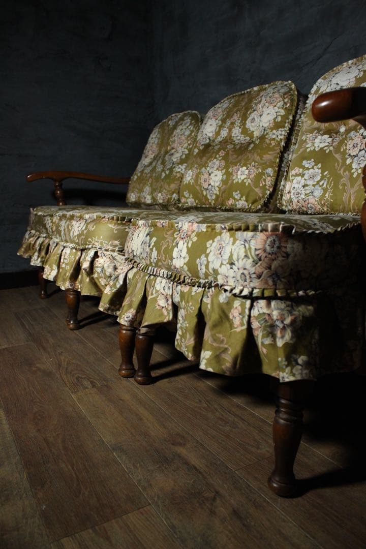 首都圏送無料〜穂高約40万　極上プリーツスカート3人掛け　オリーブグリーン