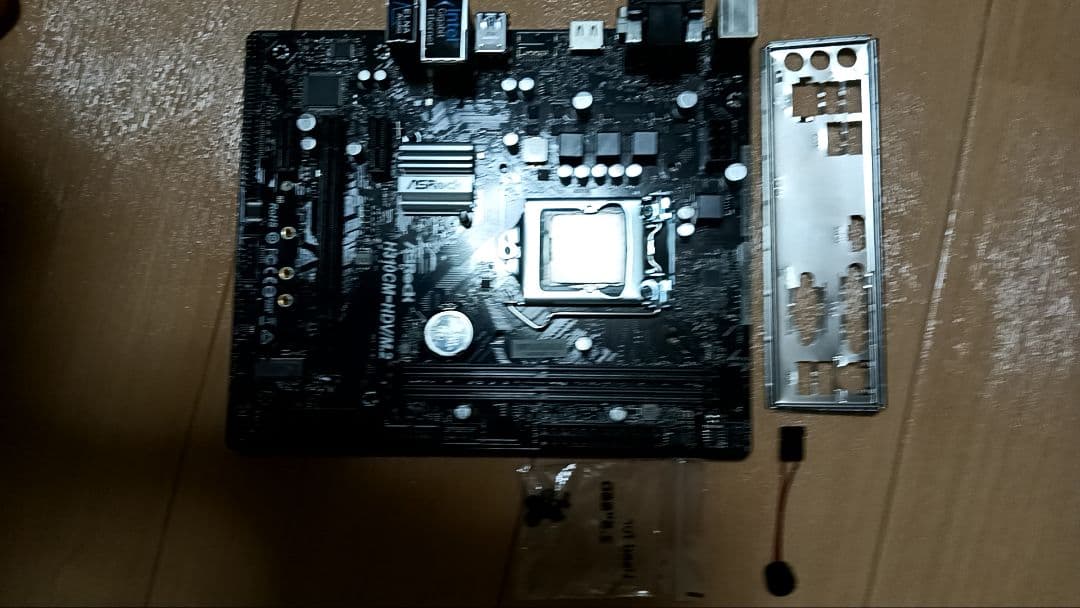 完動品 中古マザーボードとCPUとグラフィックボード