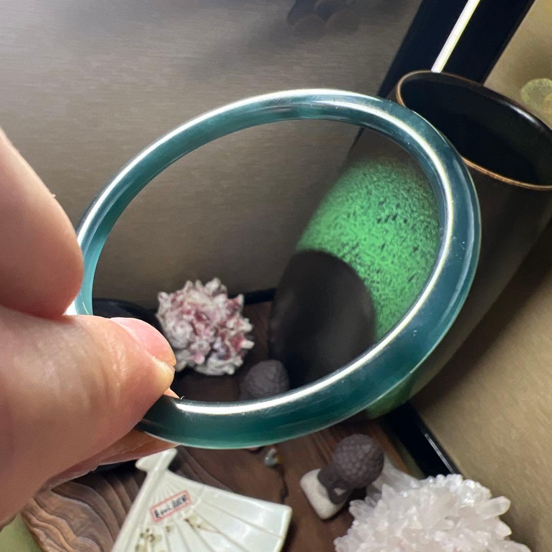 本翡翠、ネイビー、幽緑細身バングル　〜58.5