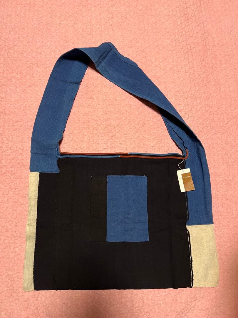 H.P.E ラオス　ショルダーバック　谷由起子