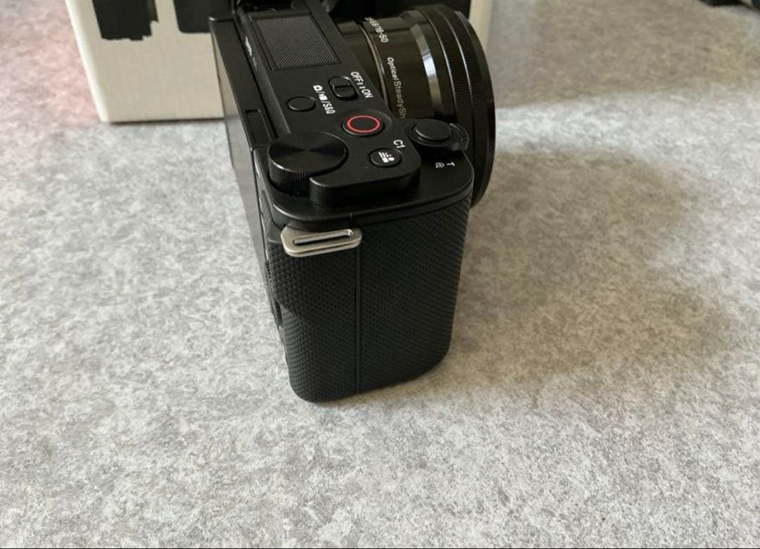 Sony ZV-E10 ミラーレスカメラ 本体　レンズ付き　33f1.4AF