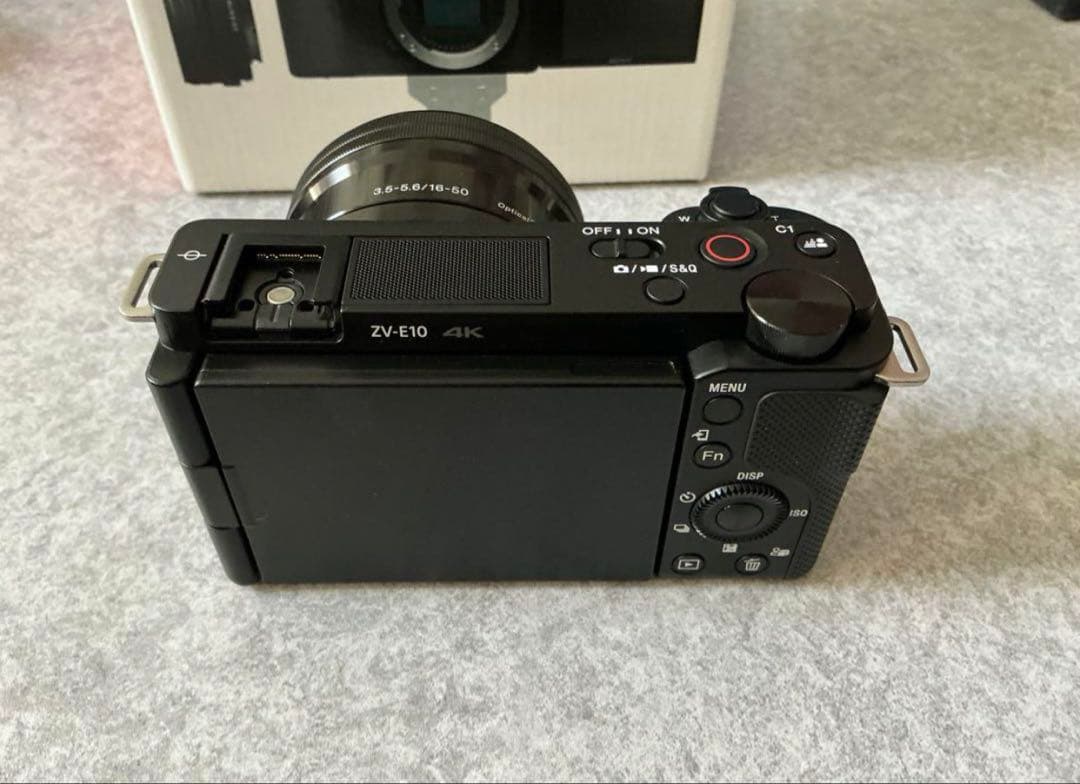 Sony ZV-E10 ミラーレスカメラ 本体　レンズ付き　33f1.4AF