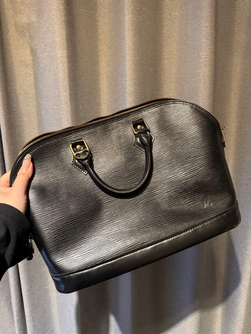 ルイヴィトン エピ アルマBB ハンドバッグ ブラック