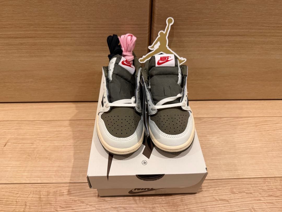 Nike Air Jordan 1 Low × Travis Scott
