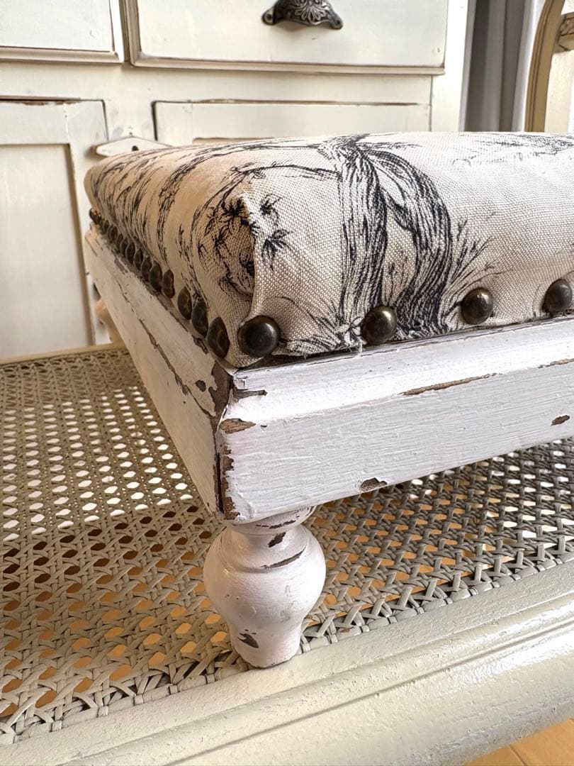 ♡ フランスアンティーク　フットスツール　トワルドジュイ　シャビーシック　牧歌的