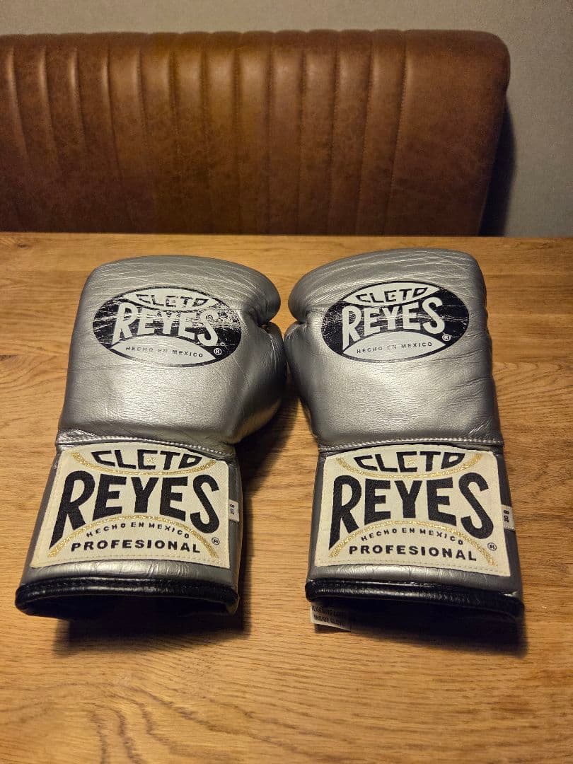 REYES ボクシンググローブ シルバー 8オンス