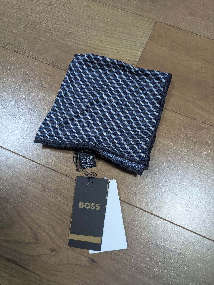 【新品タグ付/定価2.2万円】BOSS シルク100% ポケットチーフ