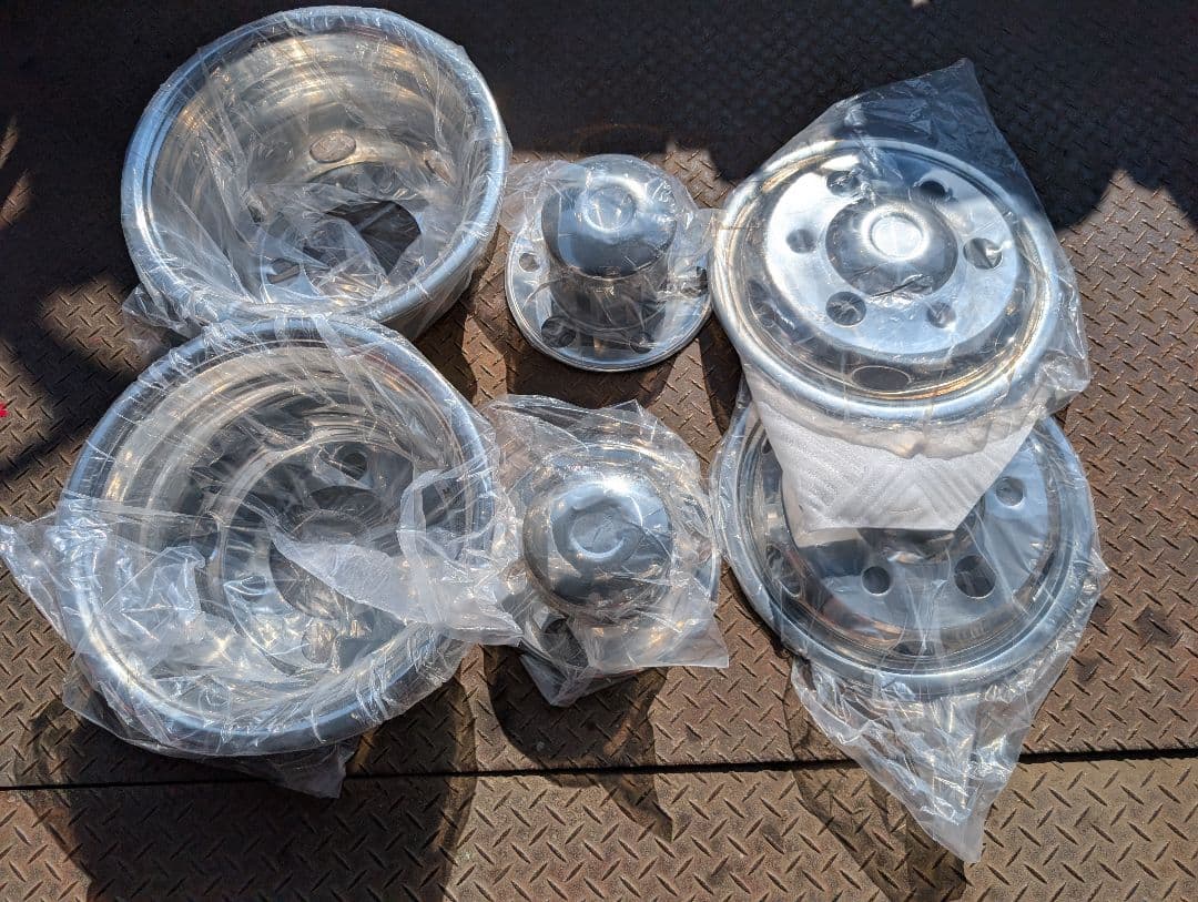 ★値下げ★トラックホイールカバー　ライナー？　エルフ用？