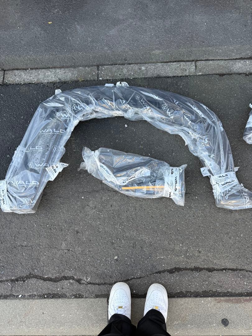 mihoさんWALD 150プラド後期用　オーバーフェンダー　一部欠