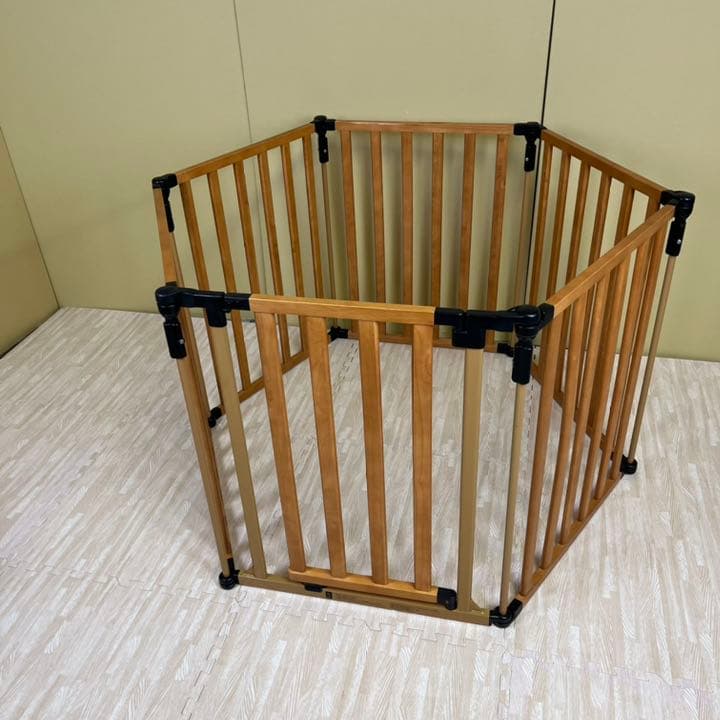 ☆美品☆　天然木製プレイヤード　サークル　天然木　開閉ドア付　６角形